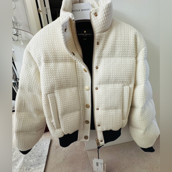 Elegant Ivory Puffer Tweed Jacket - Picture 6 of 11